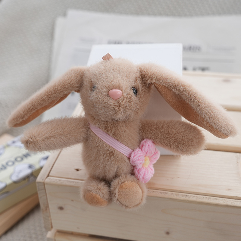 Cute little rabbit pendants, cute bags, plush decorations, toy dolls, keychains, trendy schoolbags, dolls, figurines, wholesale Application Scenario