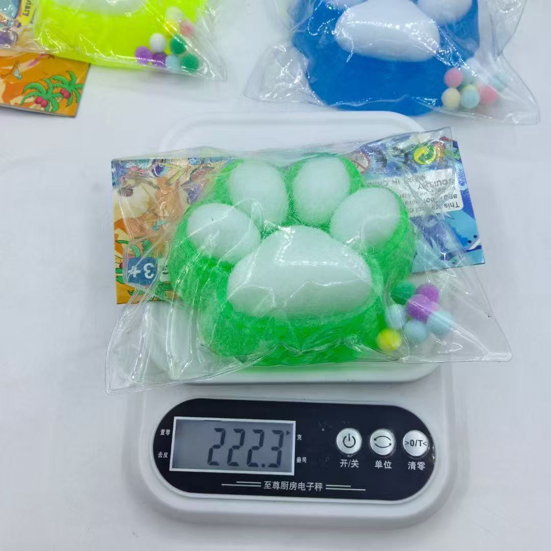 Release and Squeeze the 220g large cat paw creative cartoon simulation cat paw toy from Le Ka Tou for cross-border wholesale Application Scenario