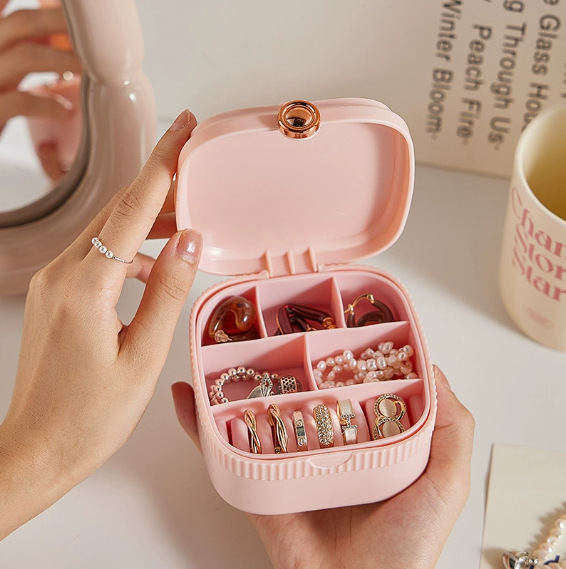 Light luxury portable jewelry box, jewelry, lipstick, ring storage box, stud earrings, necklace accessories, dust-proof storage box details Picture