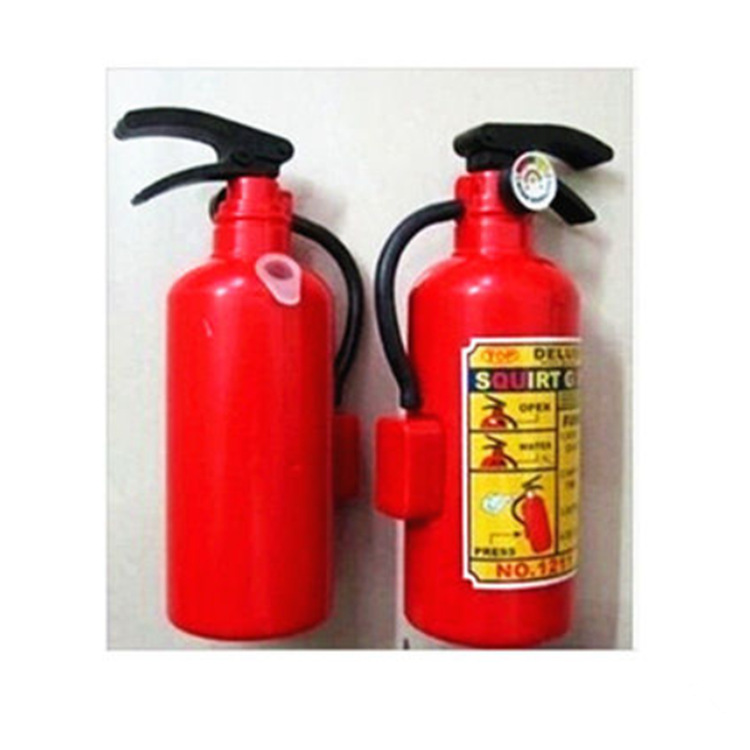 New, unique and creative prank little toy water gun, super fun plastic children's fire extinguisher water gun Specification image