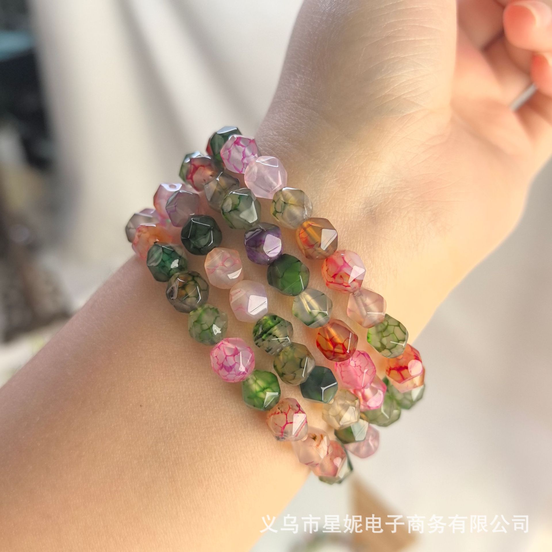 Natural stone seven-color dragon pattern agate chalcedony bracelet, diamond-shaped beads diamond surface bracelet, loose beads diy bead bracelet necklace, national trend Application Scenario