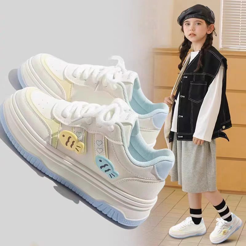 Girls' board shoes, children's stylish white sneakers 2026 Spring and Autumn new style, versatile children's sports shoes, girls' casual shoes Application Scenario