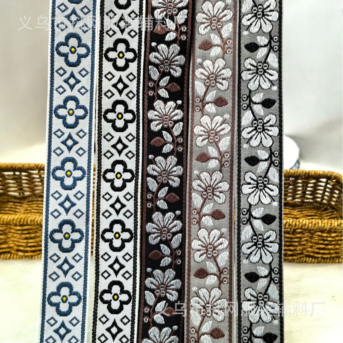 Wholesale of 3cm new ethnic-style jacquard ribbons, performance costumes, hair accessories, gift boxes, packaging ribbons and embroidered ribbons