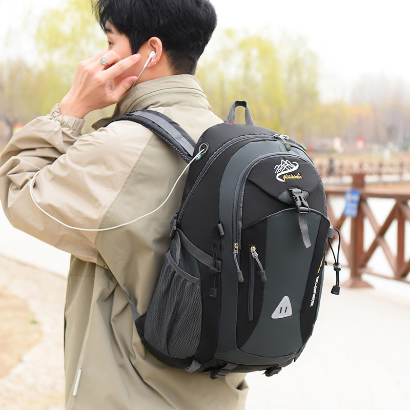 时尚运动书包跨境新款 轻便户外usb充电登山包大容量旅行双肩背包