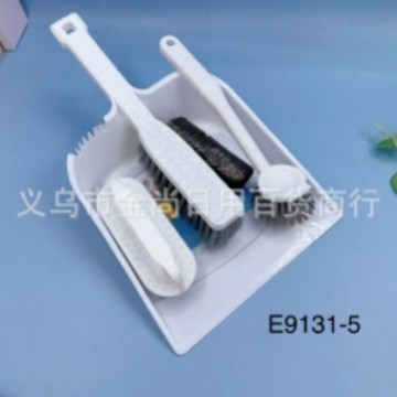 Small broom set, large desktop keyboard brush, cleaning brush, small set, bedroom sweep, bed brush, small broom and dustpan set Application Scenario