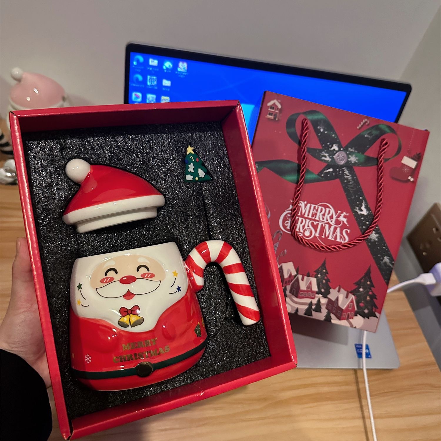 Festival cartoon Santa Claus ceramic cups, ins creative water cups, cute mugs, foreign New Year gift cups details Picture
