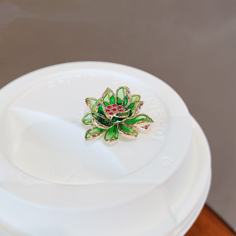 Green lotus flower brooch, high-end women's exquisite small brooch, dress collar pin, enamel color suit brooch accessory Specification image
