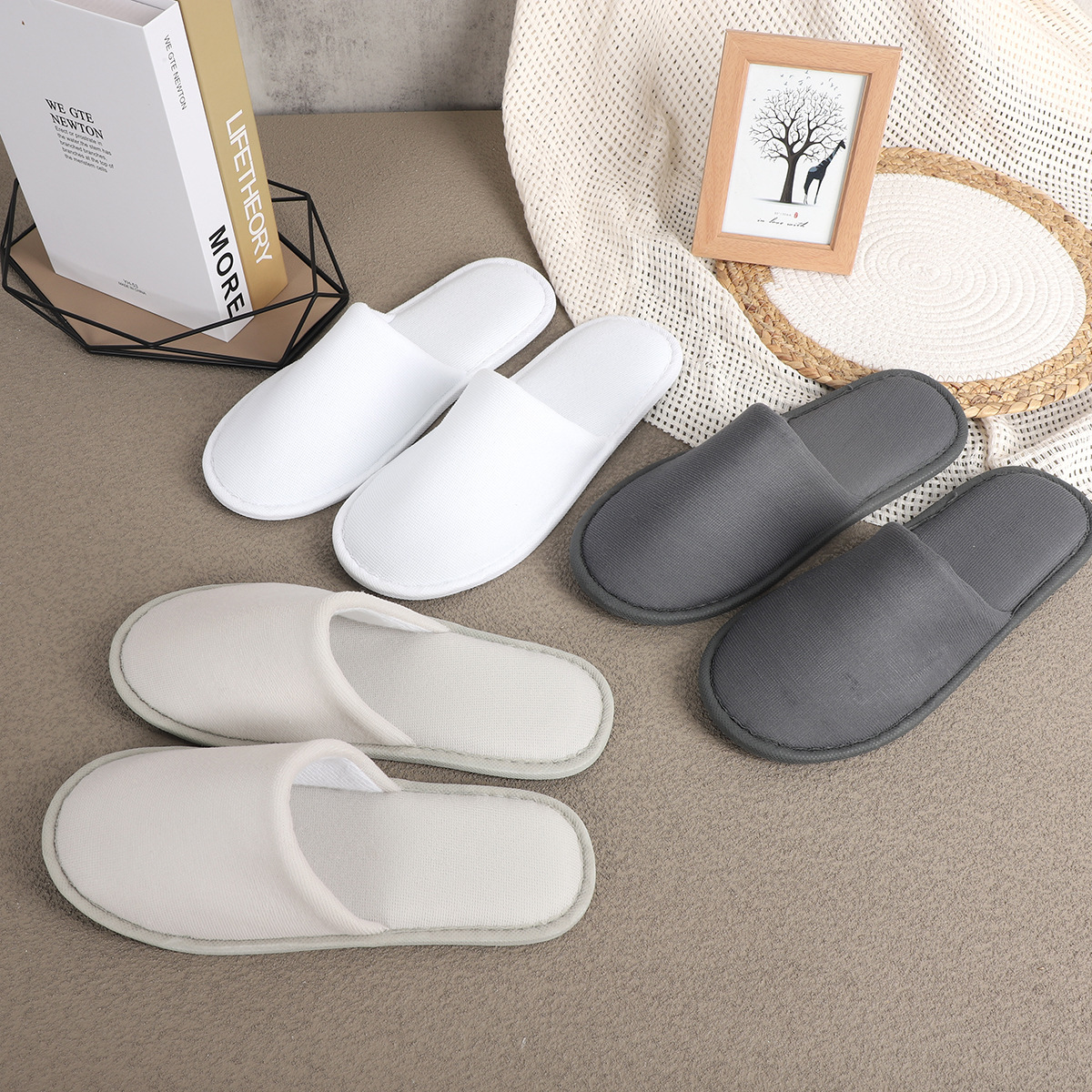 Cross-border wholesale of hotel supplies, disposable slippers for hotels, guesthouses and homestays, Zhenmei fabric, anti-slip for home use, high-end for household use Specification image