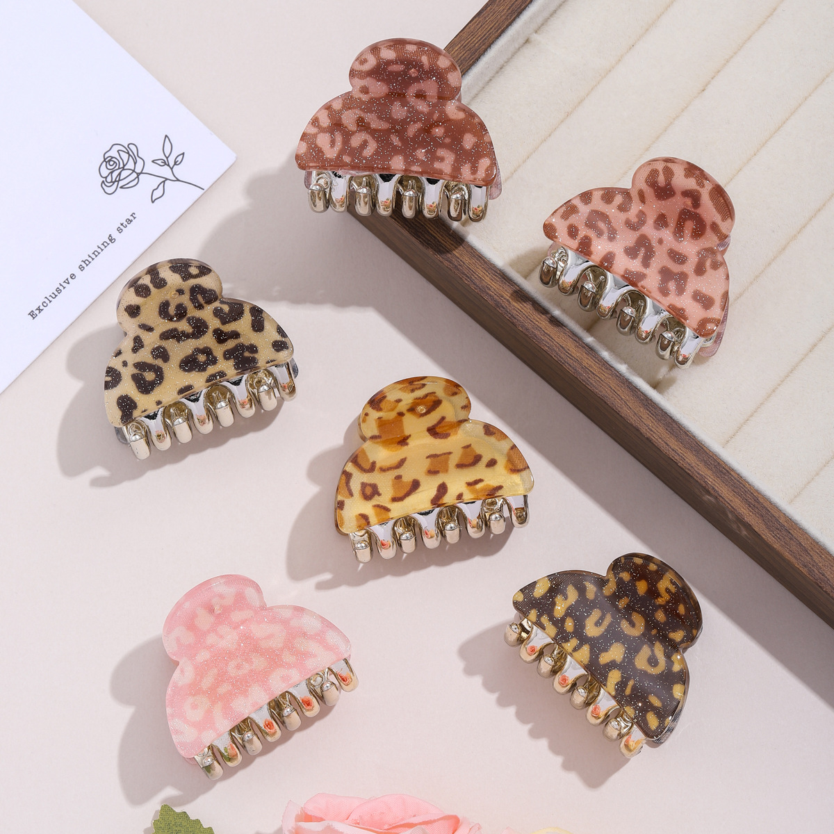 Cross-border European and American leopard print fabric plate hair clips, acrylic semi-tied hair clips, women's top clips, bangs hair clips, medium and small hair accessory manufacturers