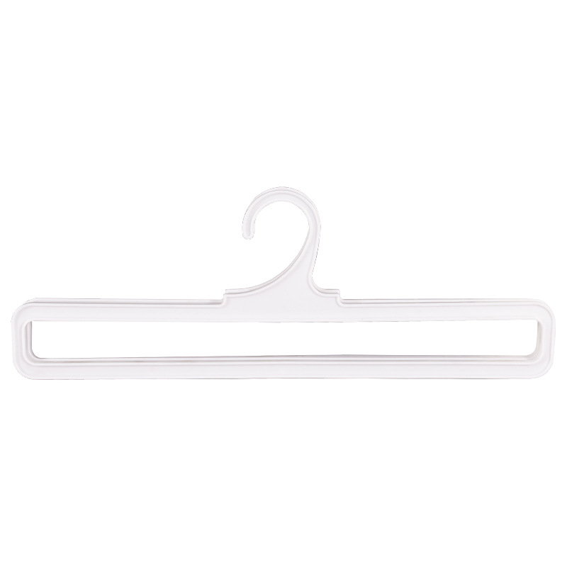Plastic scarf hangers are displayed in shopping malls and clothing stores. Rectangular racks for scarves and silk scarves are hung in supermarkets for display Item Picture
