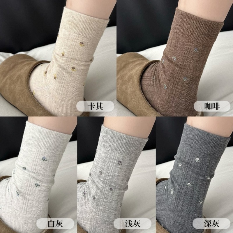 New French gentle small floral socks for autumn and winter, women's mid-calf socks, ins style, versatile and elegant pile socks, long calf socks details Picture