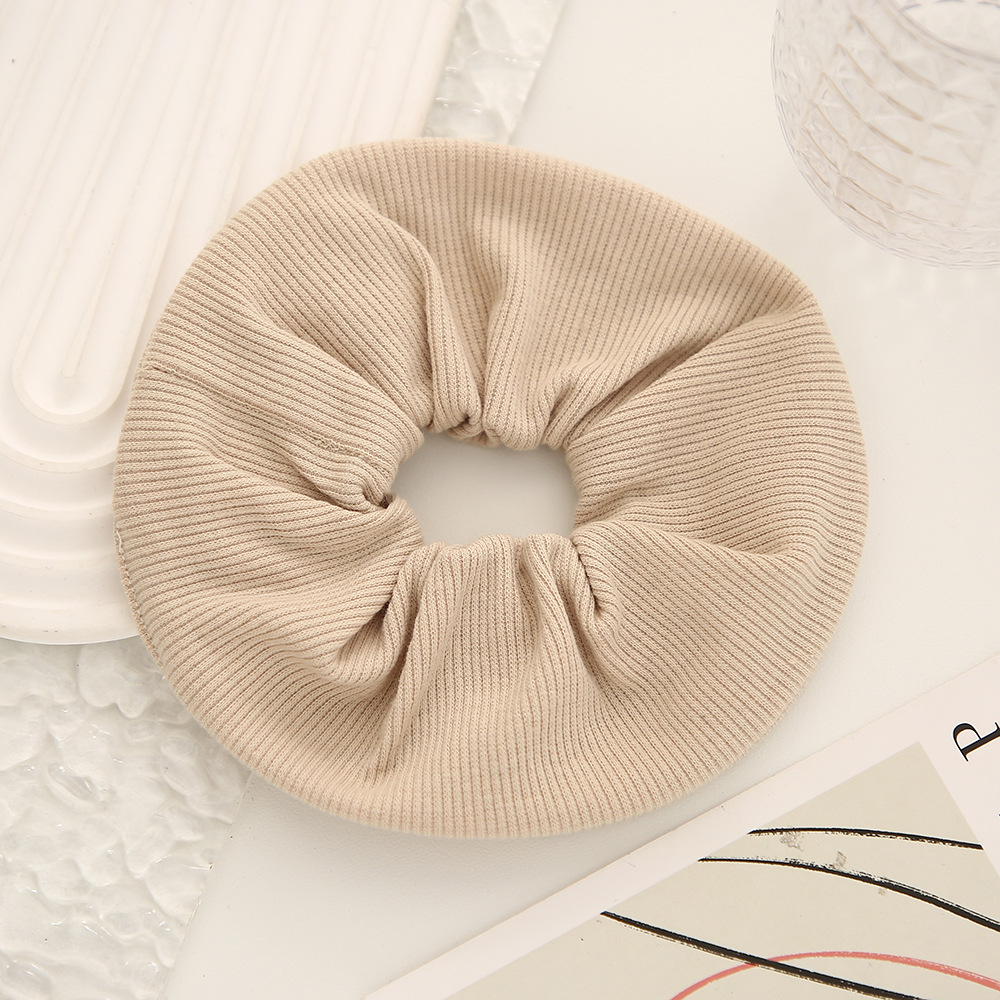 Autumn and winter fabric large intestine hair band, women's foreign trade high-elasticity hair tie, fashionable and versatile, back head bun hair accessory Application Scenario