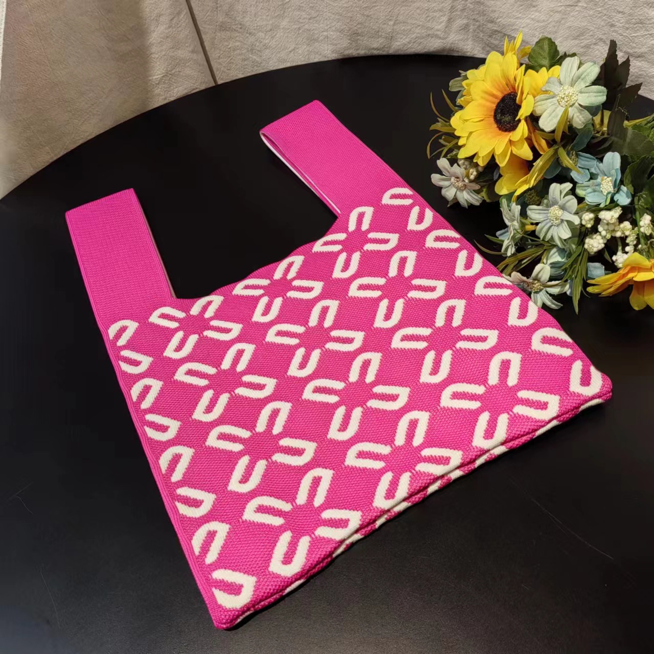 New black and white four-piece pattern women's bag for spring and summer, Japanese and Korean knitted bag, multi-functional wrist bag for daily commuting Specification image