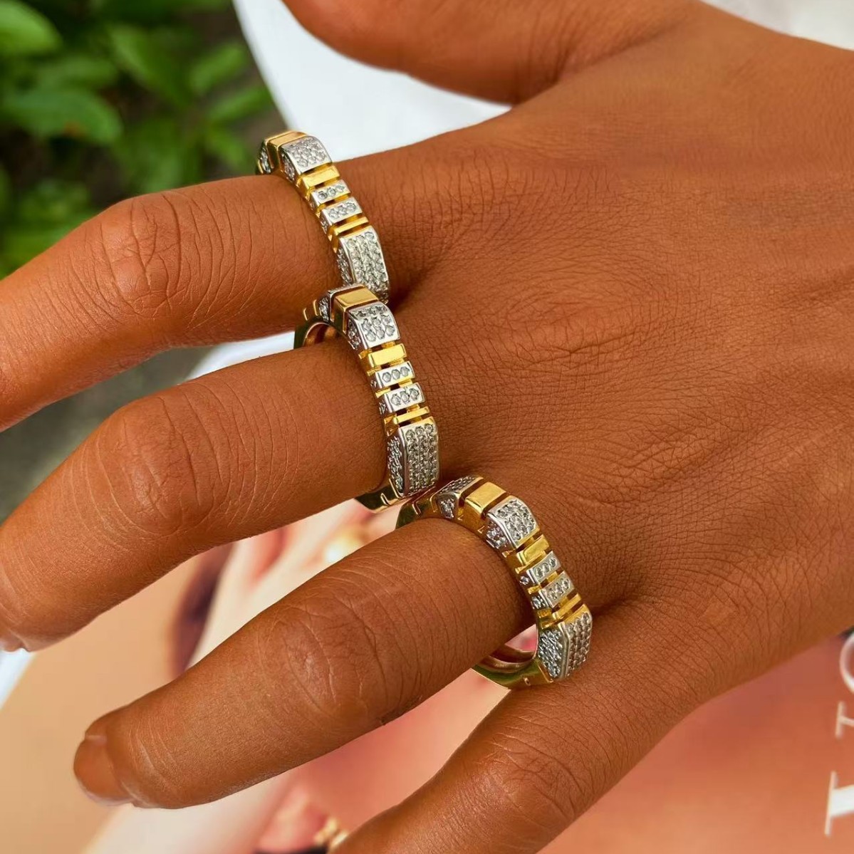 A popular cross-border light-luxury dual-color electroplated bracelet from Europe and America with adjustable openings, sold directly by the manufacturer details Picture