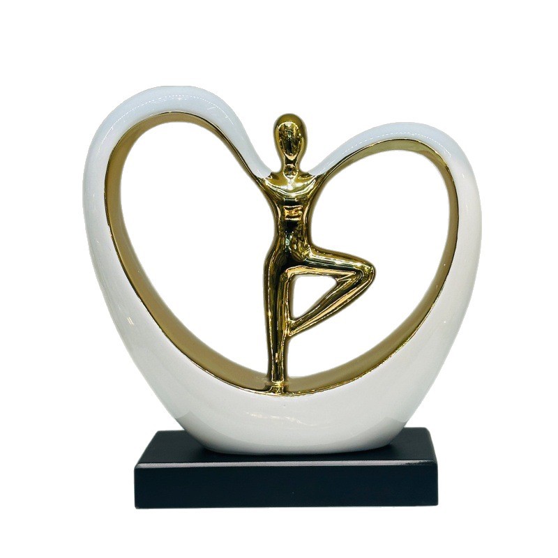 A light luxury sex heart-shaped creative electroplated home decoration piece, TV cabinet, desktop decoration, couple's wedding gift Item Picture