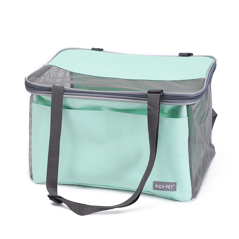 Rongka Pet Cross-border Travel Pet Bags, hand-held large space cat and dog pet bags, car pet bags, Pet travel bags Application Scenario