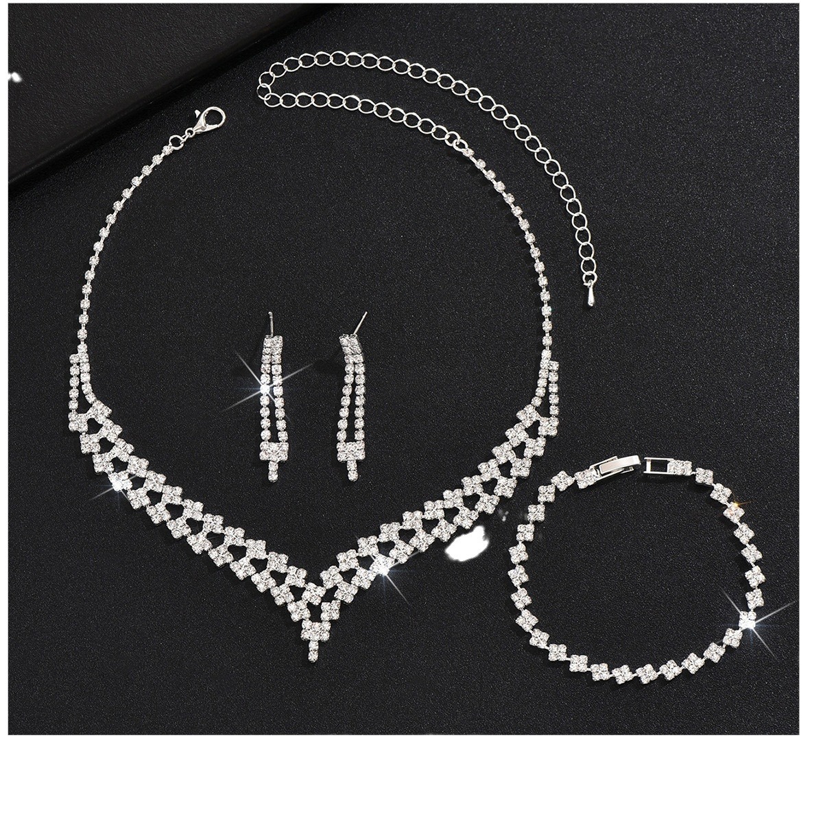 Hot-selling new wedding bride set jewelry, fashionable and dazzling water diamond necklace, earrings, bracelet, and decorative items Item Picture