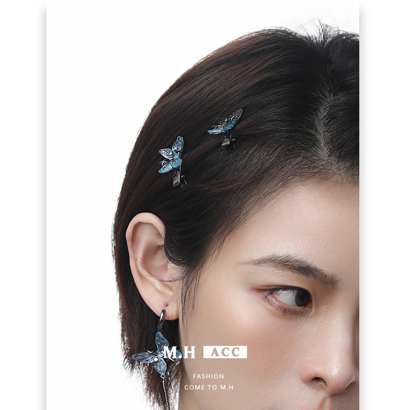 The new blue butterfly hair clip is a fashionable commuting side bangs clip with a high-end feel. It features an original design that is fresh and sweet details Picture
