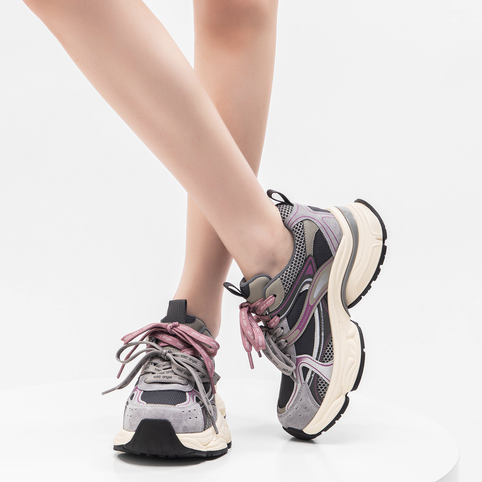 Women's thick-soled dad shoes 2025 autumn/winter new breathable sports shoes, height-increasing retro versatile anti-slip casual shoes for women details Picture