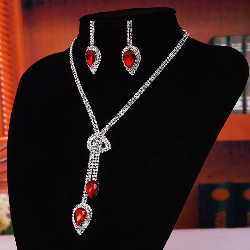 Factory direct sales of European and American fashionable wedding banquet bride wine red simple set, wedding necklace, earrings and jewelry details Picture