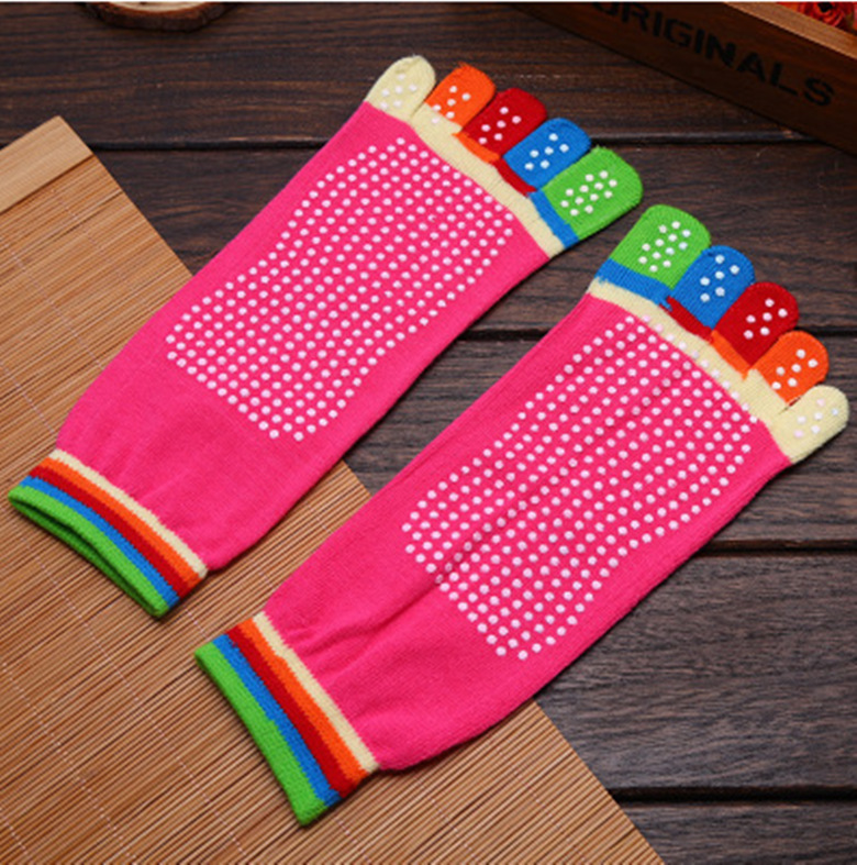 Yoga five-finger socks for women, professional yoga socks, anti-slip socks, suitable for all seasons, medium and short five-toe open-toe socks wholesale Item Picture
