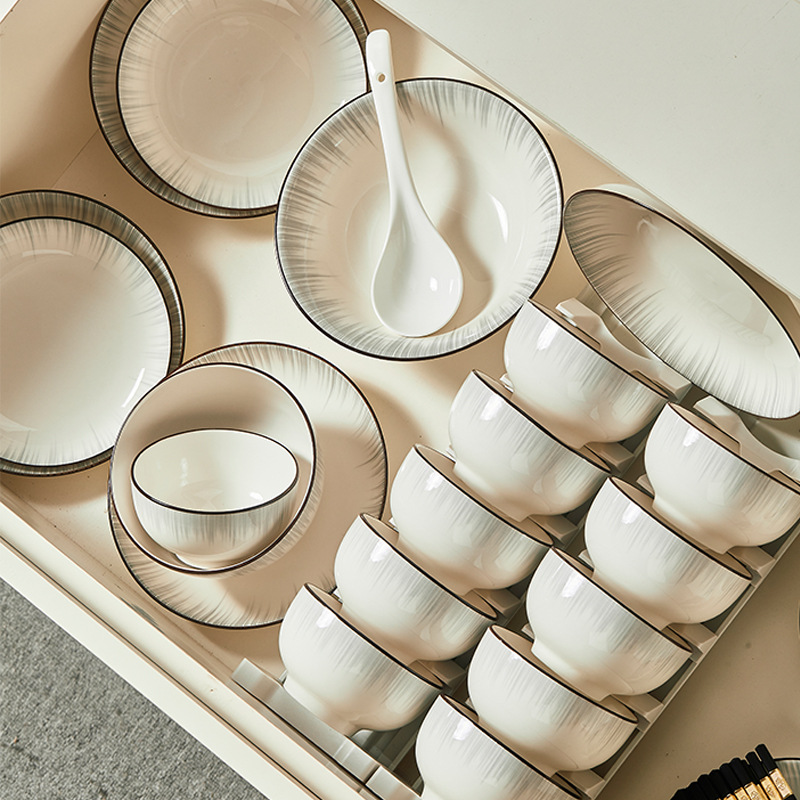 高颜值陶瓷碗碟2024新款碗盘餐具家用饭面碗汤碗组合乔迁送礼陶瓷