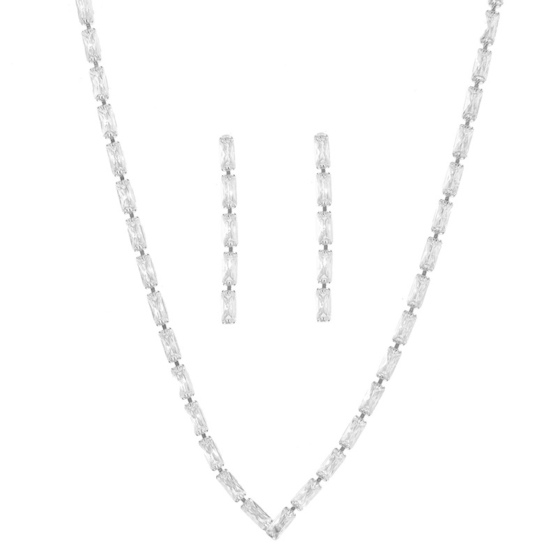 A two-piece set of cross-border European and American rectangular zirconium V-shaped full zirconium necklace and earrings for banquet and party dress accessories with a simple design sense Application Scenario