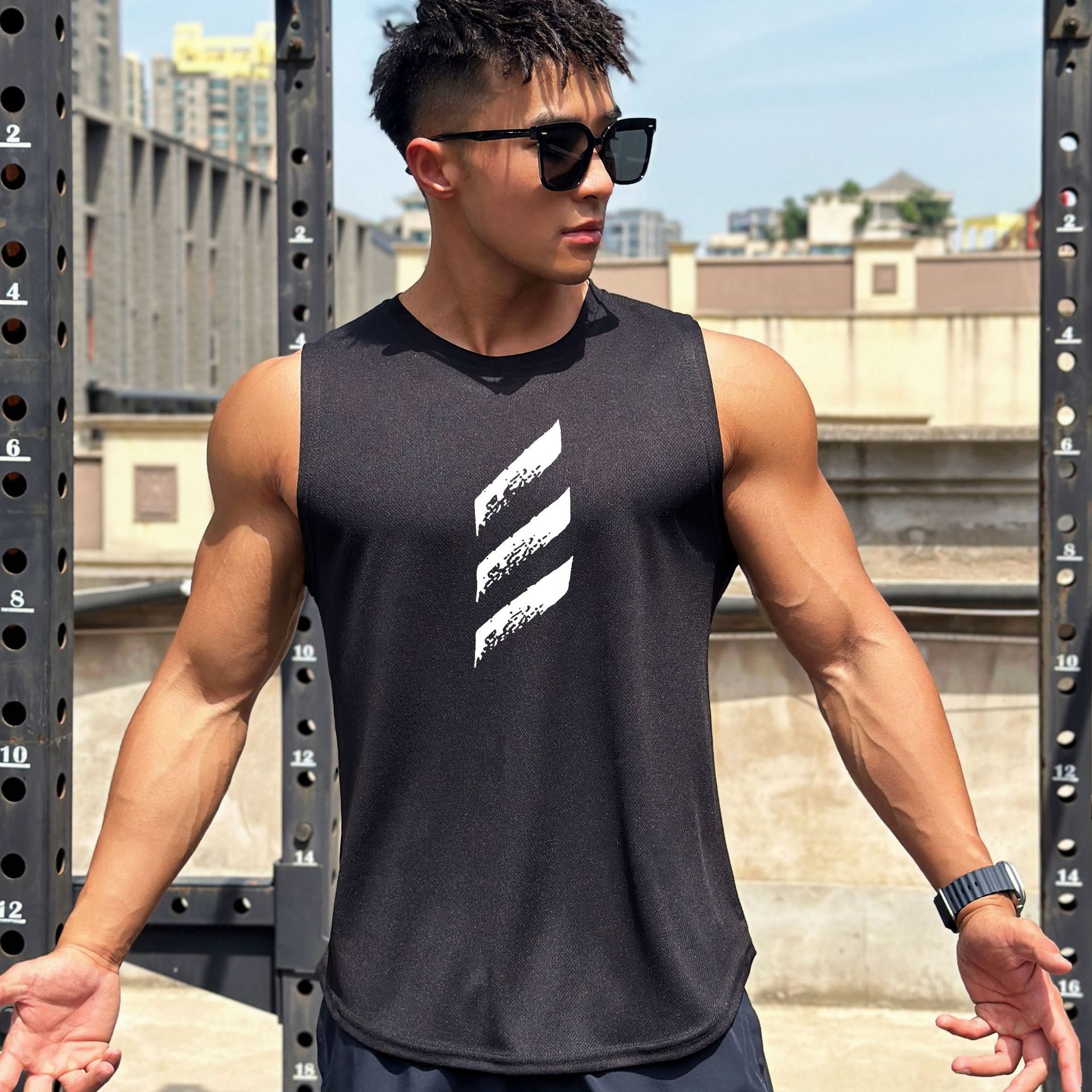 Summer new trendy men's pullover, round-neck mesh base layer, sports and fitness top, sleeveless vest, quick-drying Specification drawing