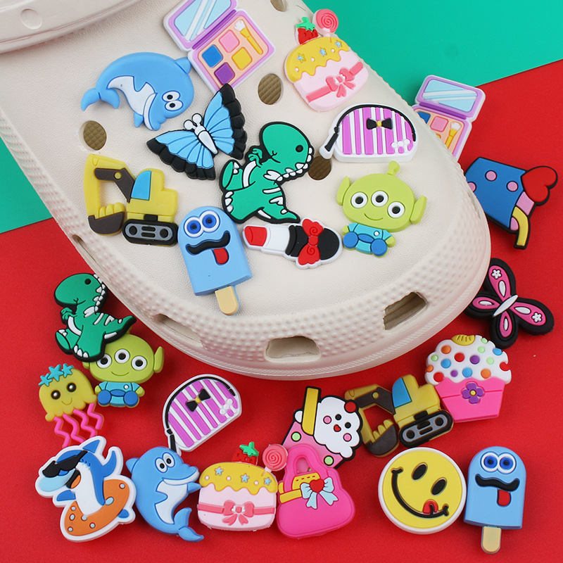 2024新款洞洞鞋配饰diy鞋扣配件花扣鞋花可爱卡扣装饰扣厂家批发