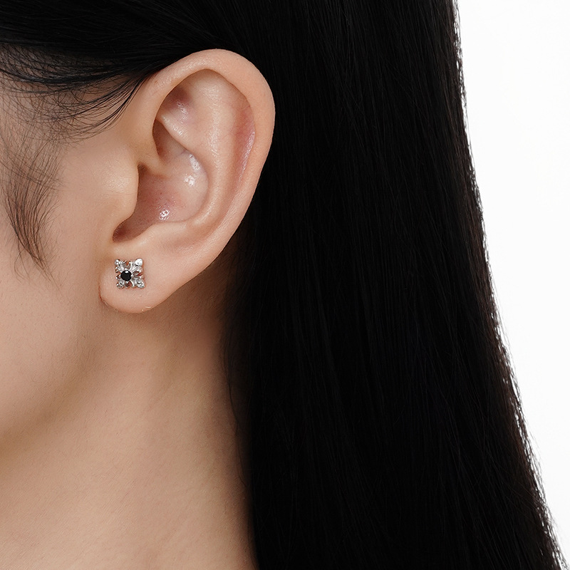 E1431 New Chinese style simple S925 pure silver diamond-encrusted pattern ear studs for women, small and delicate ear studs with Chinese style details Picture