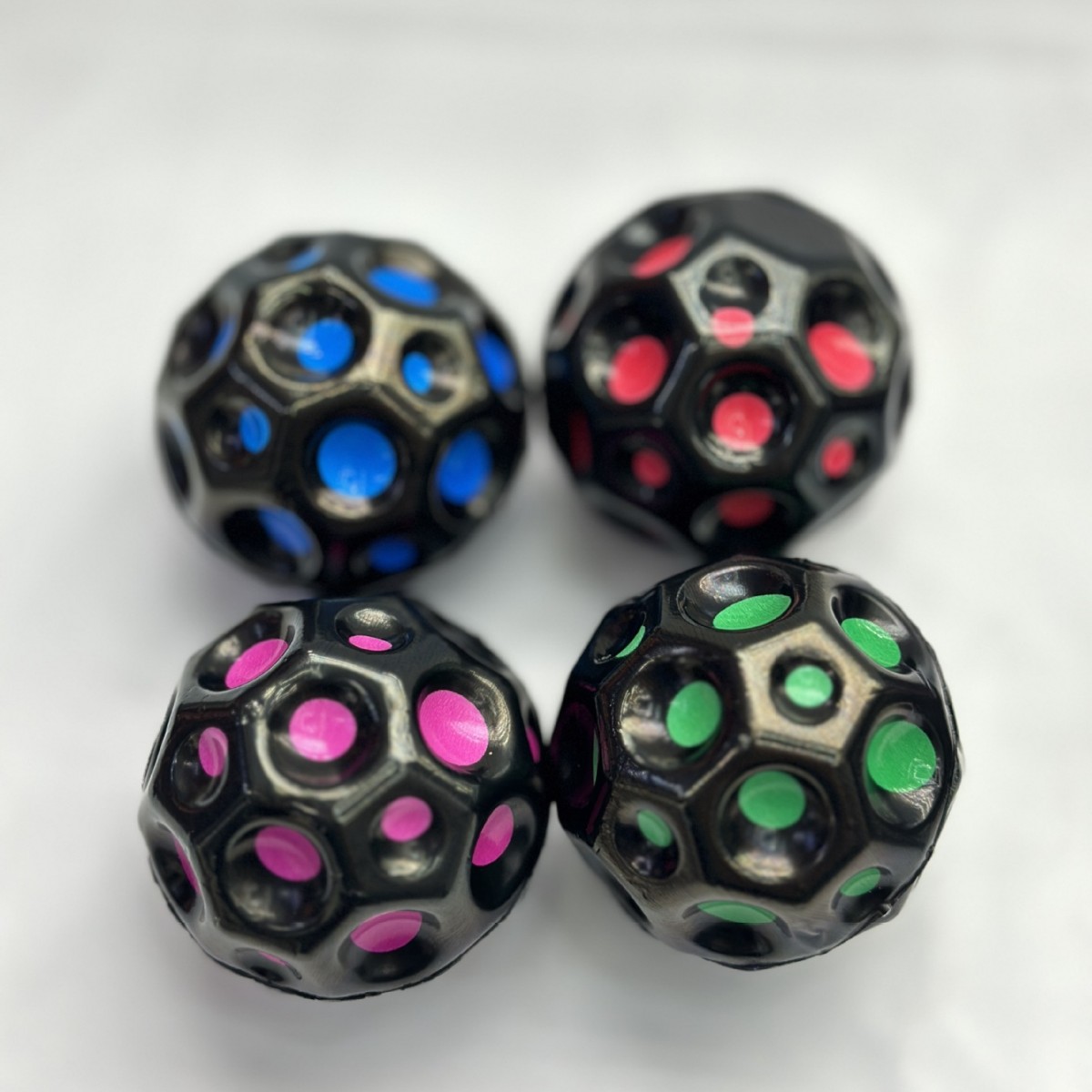 6.3cmPU Foam rebound elastic Ball, children's high-elasticity hole ball, parent-child interactive Moon Ball details Picture