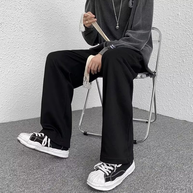 Men's casual pants for autumn and winter are a versatile brand. The straight-leg sport pants with drawstring and loose floor-length pants with fleece are trendy Application Scenario