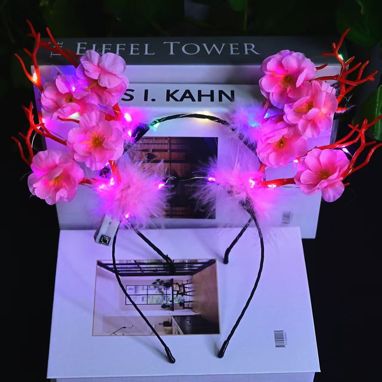 New cross-border luminous branch feather large antler headwear, Christmas glittering elk hairband, scenic area party hairpin Specification image