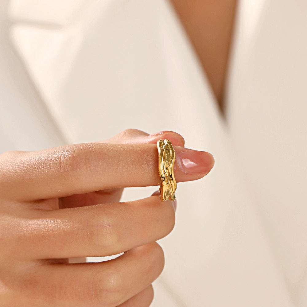 Retro and trendy exaggerated real gold electroplated ring for ladies, European and American fashion, irregular and irregular-shaped opening adjustable ring details Picture