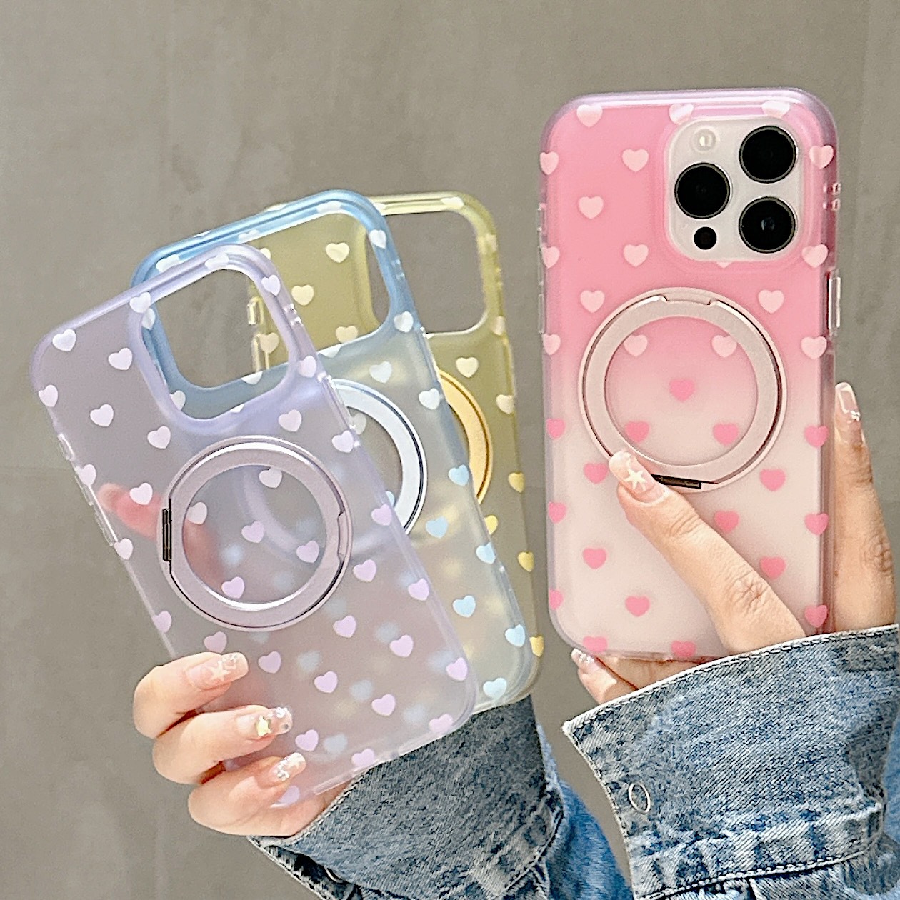 ins Korean-style 360-degree rotating stand with a gradient heart shape, suitable for iphone17promax and iPhone 16 phone cases with a matte texture