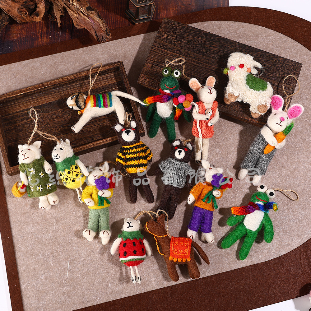 Nepalese wool felt three-dimensional figurine, little sheep animal, light luxury and high-end feel, pure handcrafted wool felt bag pendant Specification image