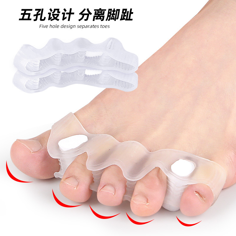 Five-hole toe separator for hallux valgus, bigfoot bone overlapping toe orthosis, detachable sponge plug foot separator Application Scenario