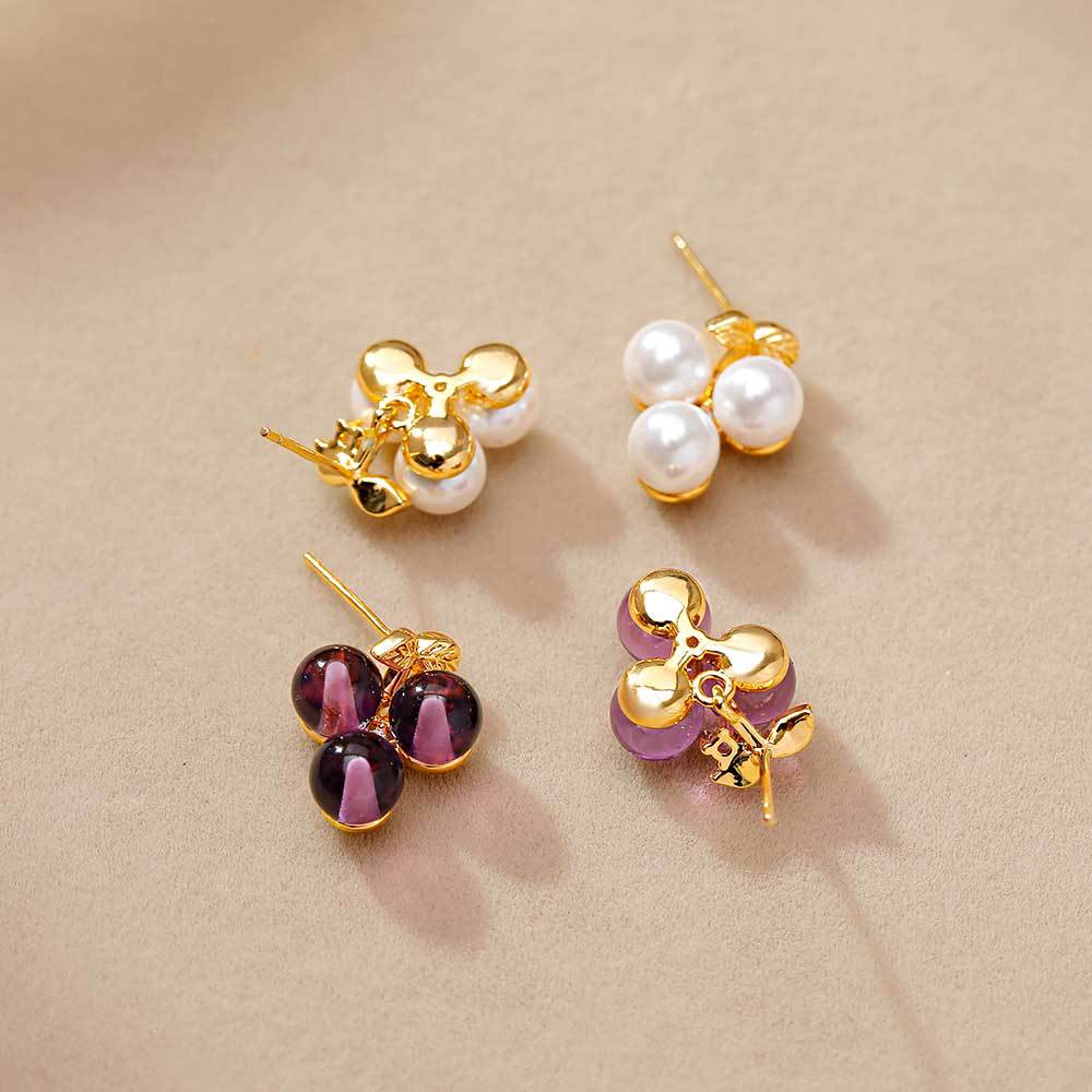 Hyacinth shake bang estilo moda ligera extravagancia violeta donlai pendientes de uva diseño de nicho de alto nivel cara redonda pequeña perla orejeras Application Scenario