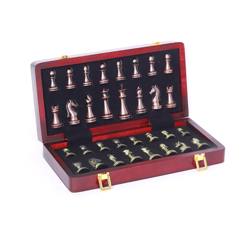 Metal chess set folding chessboard for beginners, adults and children, large bronze chess pieces, educational and portable Application Scenario
