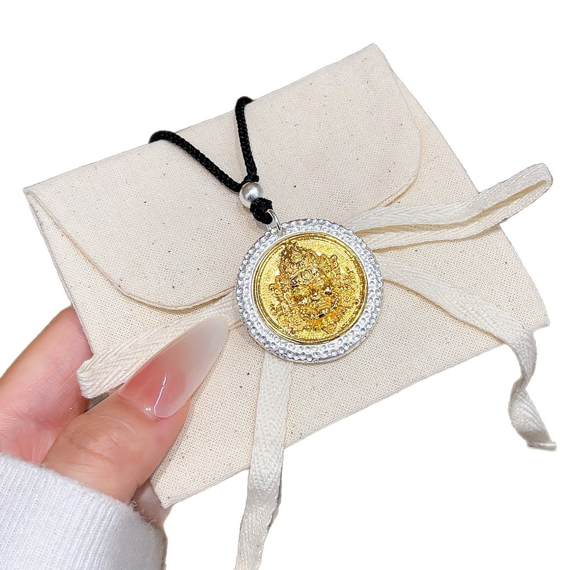 铜镀苗银藏传文化金银撞色黄财神吊坠复古民族风个性重工设计项链白底实物图