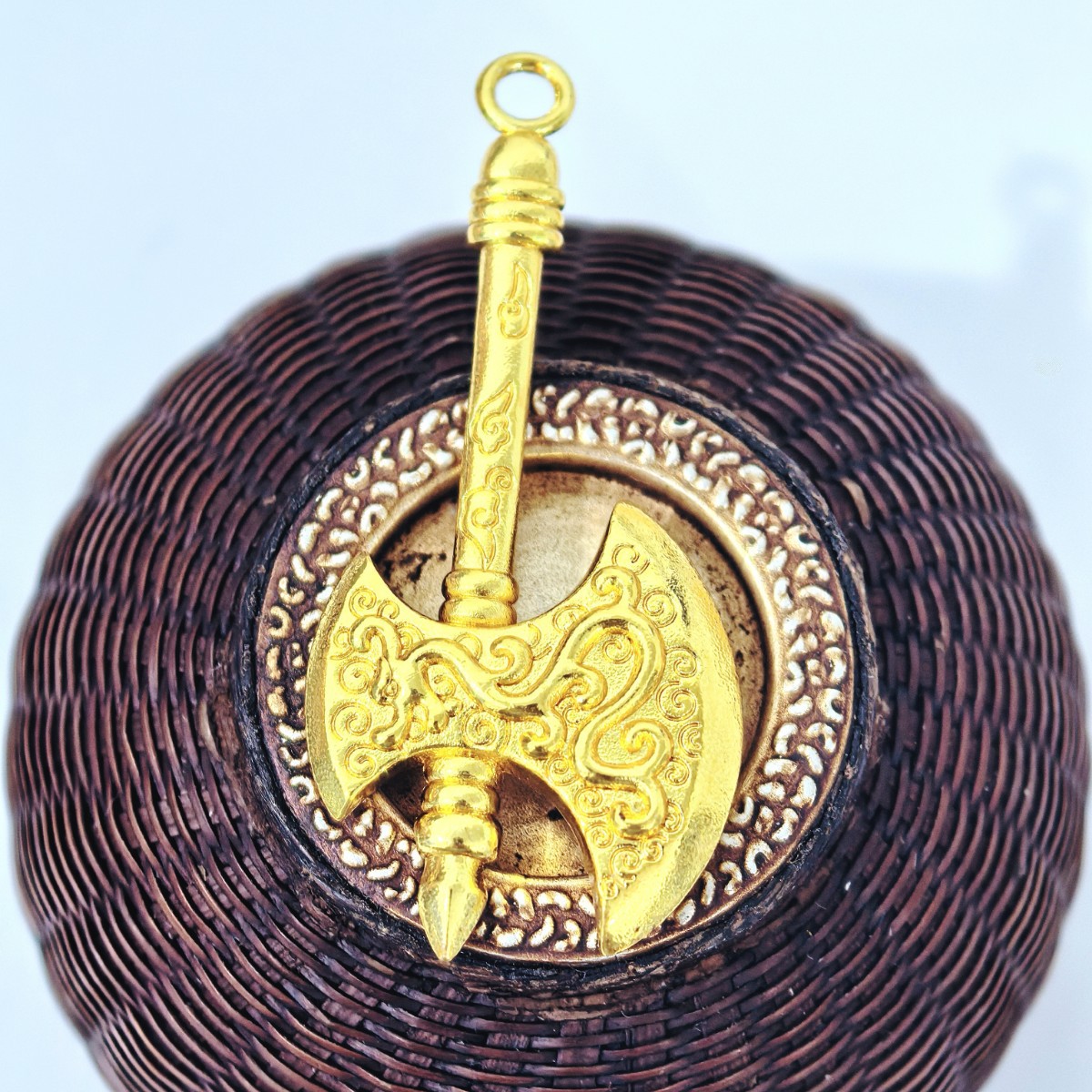 DIY ancient golden axe pendant, fashionable sweater chain, car key pendant details Picture