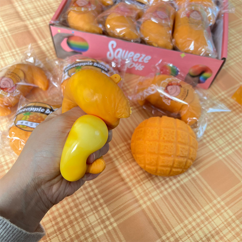 Creative simulation pineapple croissants, a fun and stress-relieving tool for children, are available for wholesale from Yiwu toy manufacturers Application Scenario