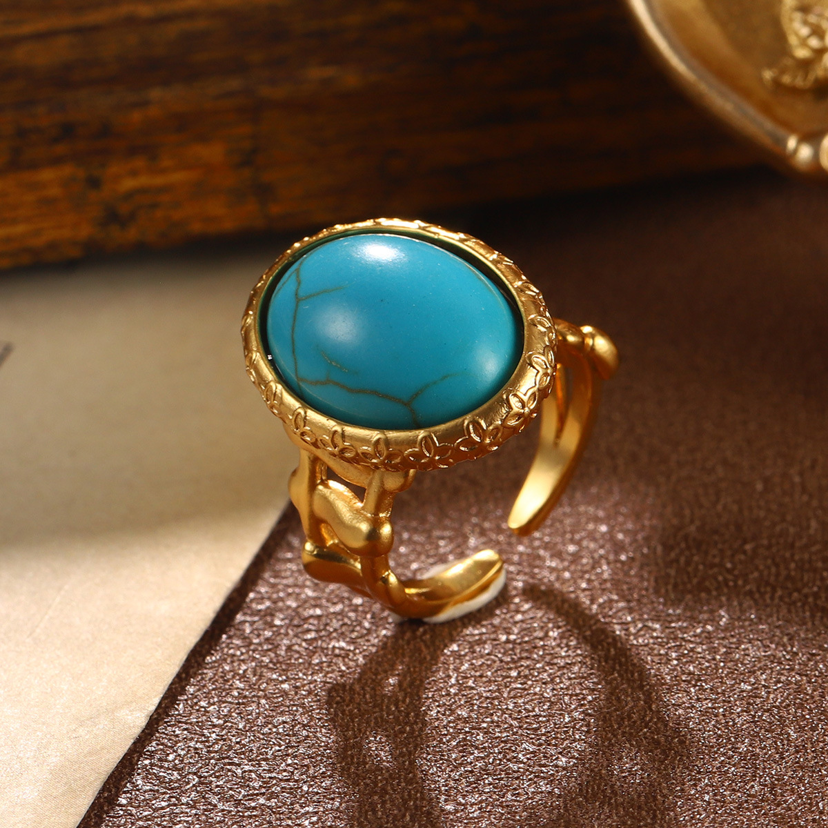 A fashionable French versatile turquoise necklace for ladies, exuding a sense of high-end retro single-layer fashion and elegance Specification image