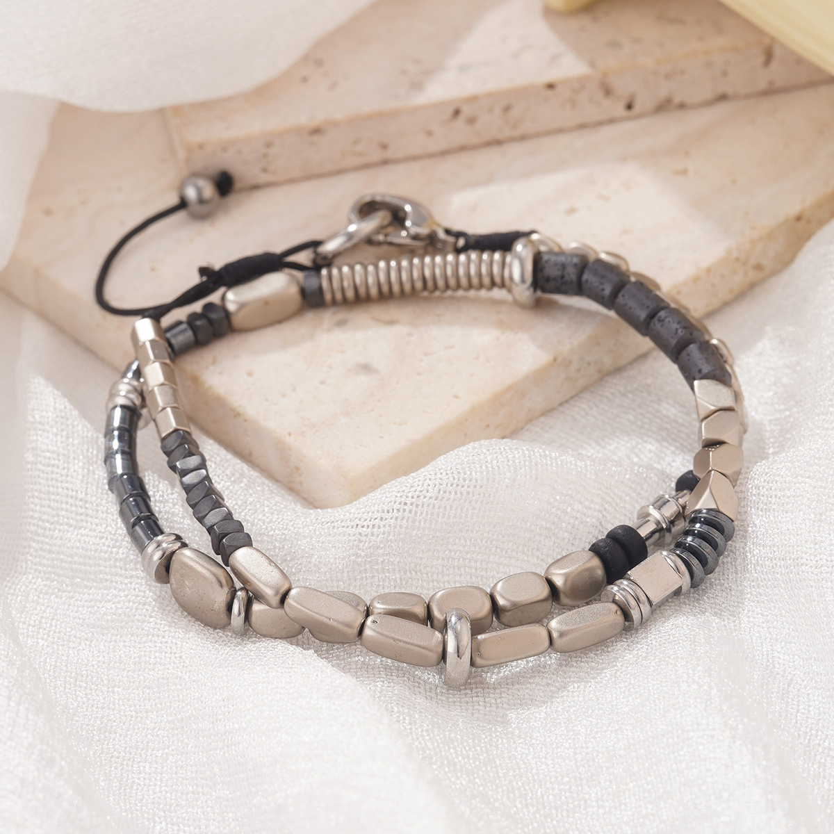 European and American colored stone jewelry, new Bohemian style, retro trend, non-fading, fashionable design sense beaded bracelet details Picture