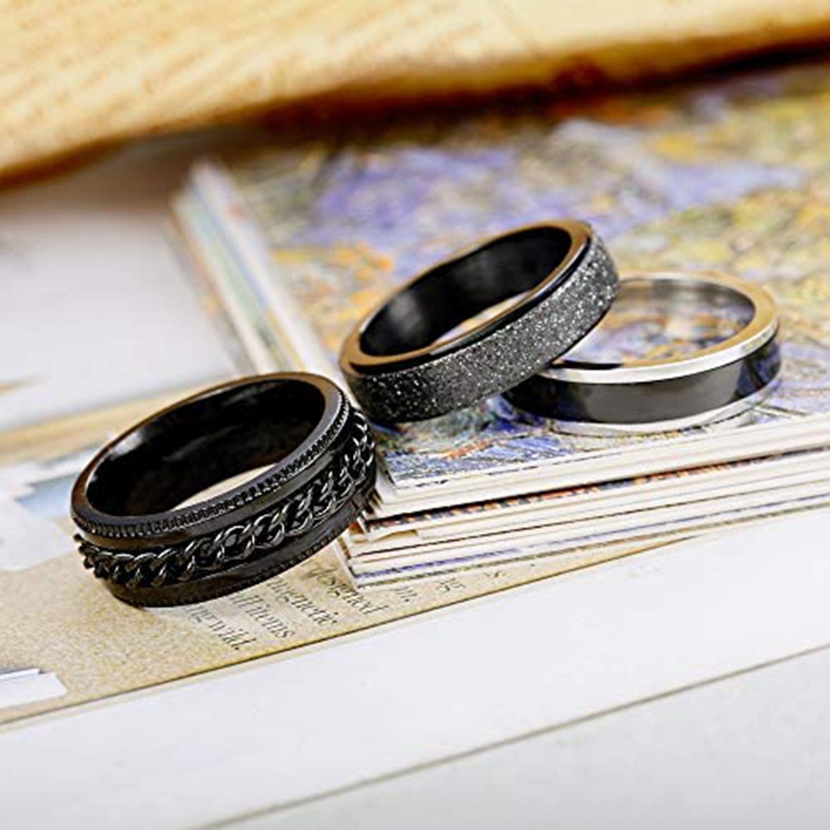 Amazon Shein's best-selling black chain rotating ring pressure-reducing titanium steel ring 6/8mm black sleeve decoration Application Scenario