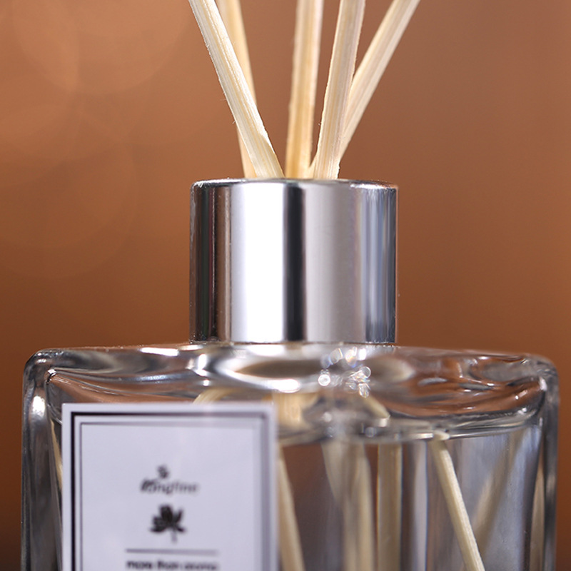 Wholesale of flameless aromatherapy essential oils, dried flowers, rattan, sandalwood incense, bedroom aromatherapy perfumes, toilet deodorizing aromatherapy bottles details Picture
