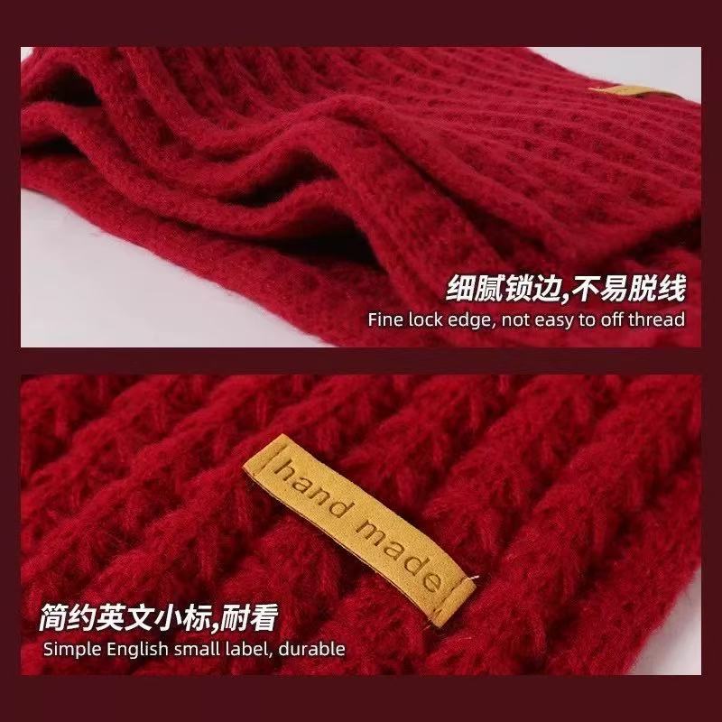 One-piece New Year gift delivery: Christmas red checkered scarf for women, high-end and warm Korean shawl, thick scarf wholesale, street stall wholesale Application Scenario