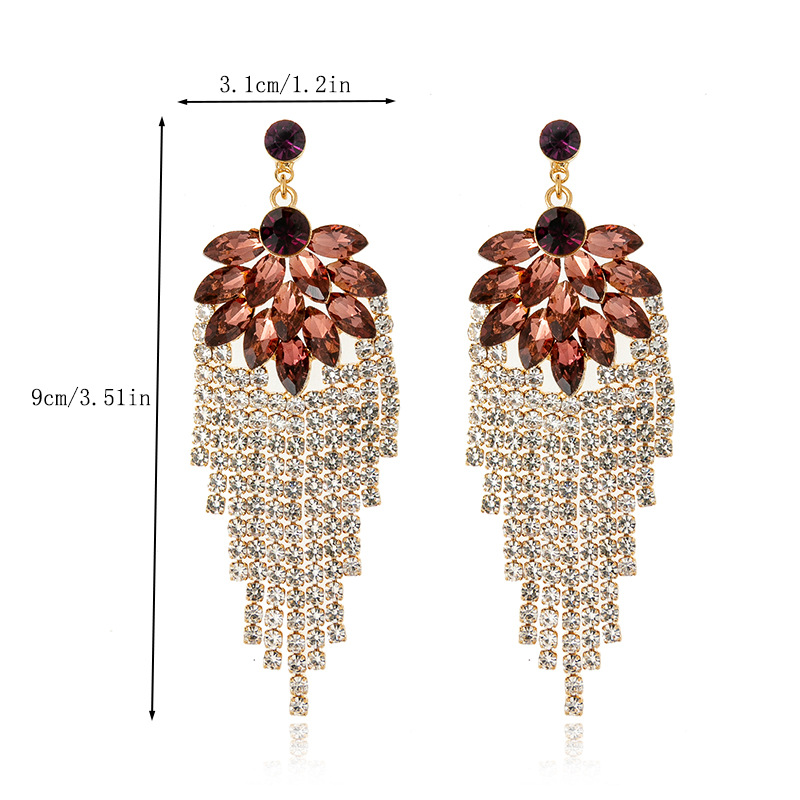 2025 European and American cross-border retro rhinestone tassel earrings, wedding and dinner accessories for brides, diamond-encrusted earrings, versatile and elegant feminine accessories Application Scenario