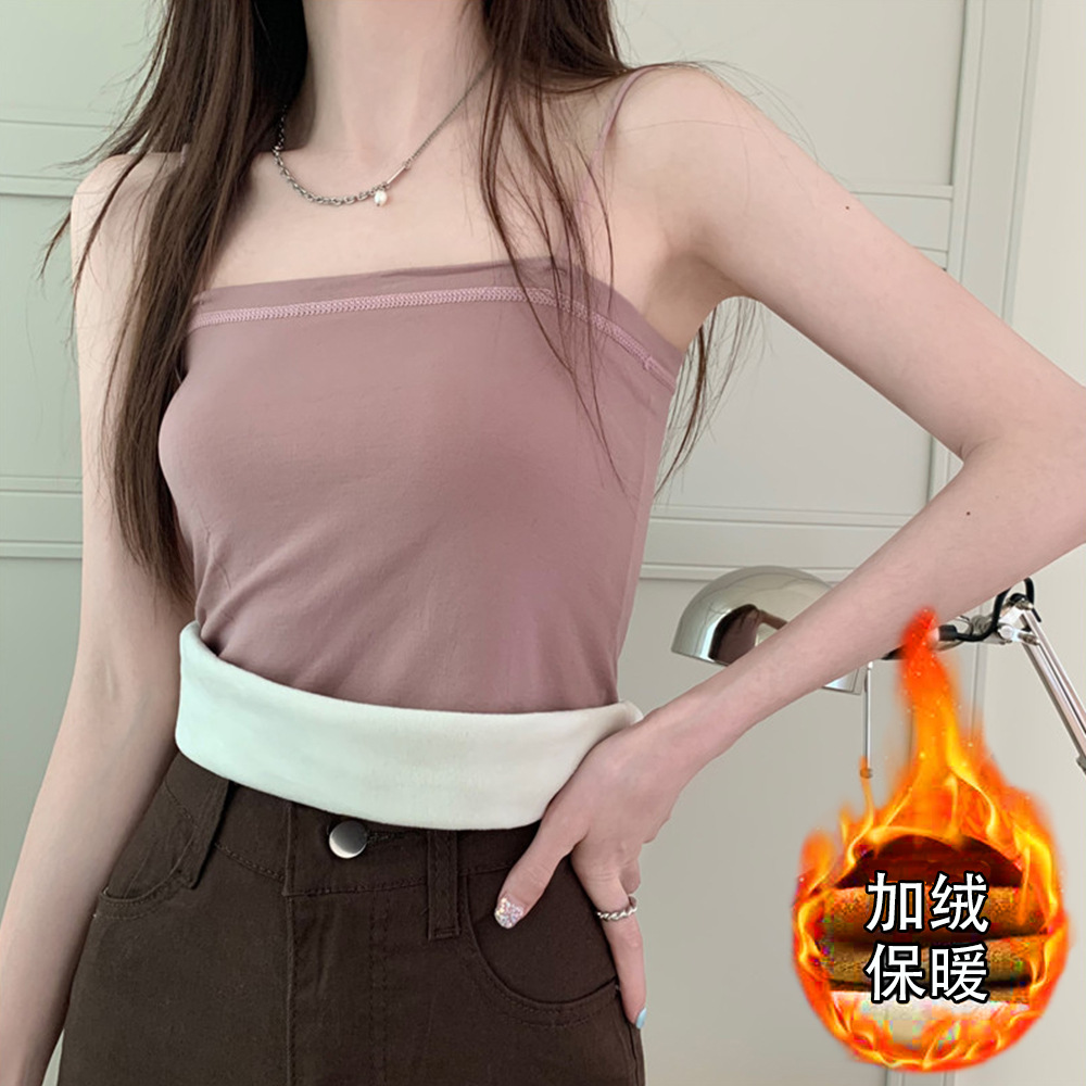 This autumn and winter bestseller is a thickened and fleece 1806 halter thermal vest with a chest pad. It can be worn as an inner layer and an outer layer with a base vest for women details Picture