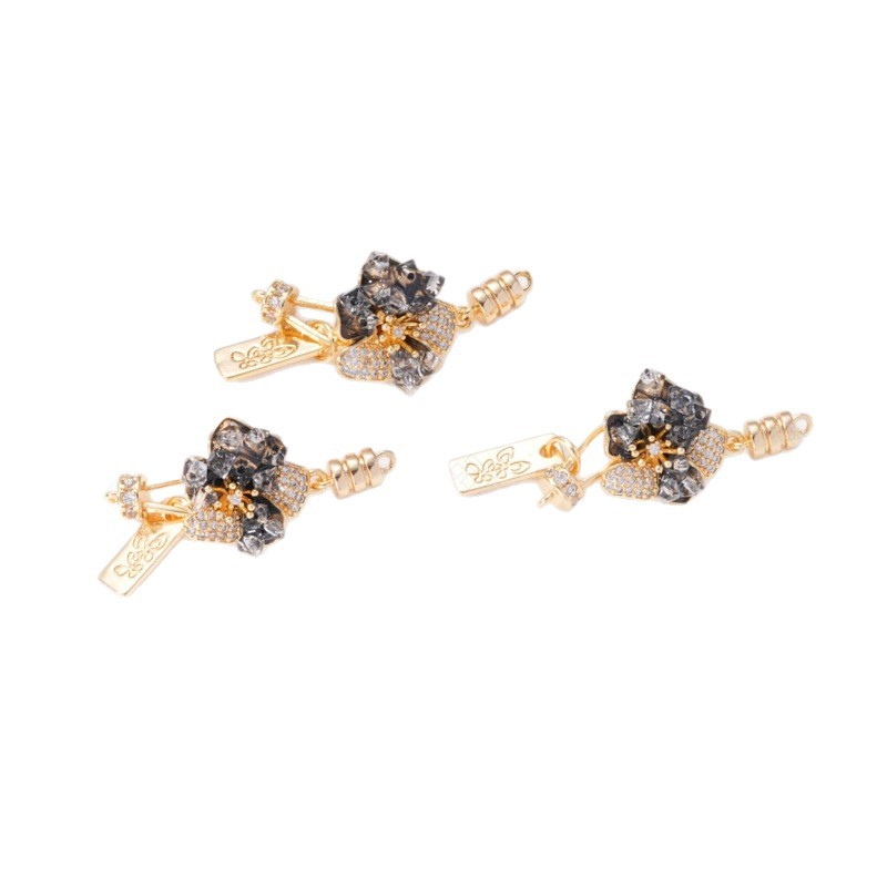 18K gold color-preserving inlaid zircon plum blossom connection at the end pearl buckle bracelet necklace, universal buckle diy jewelry accessory Item Picture